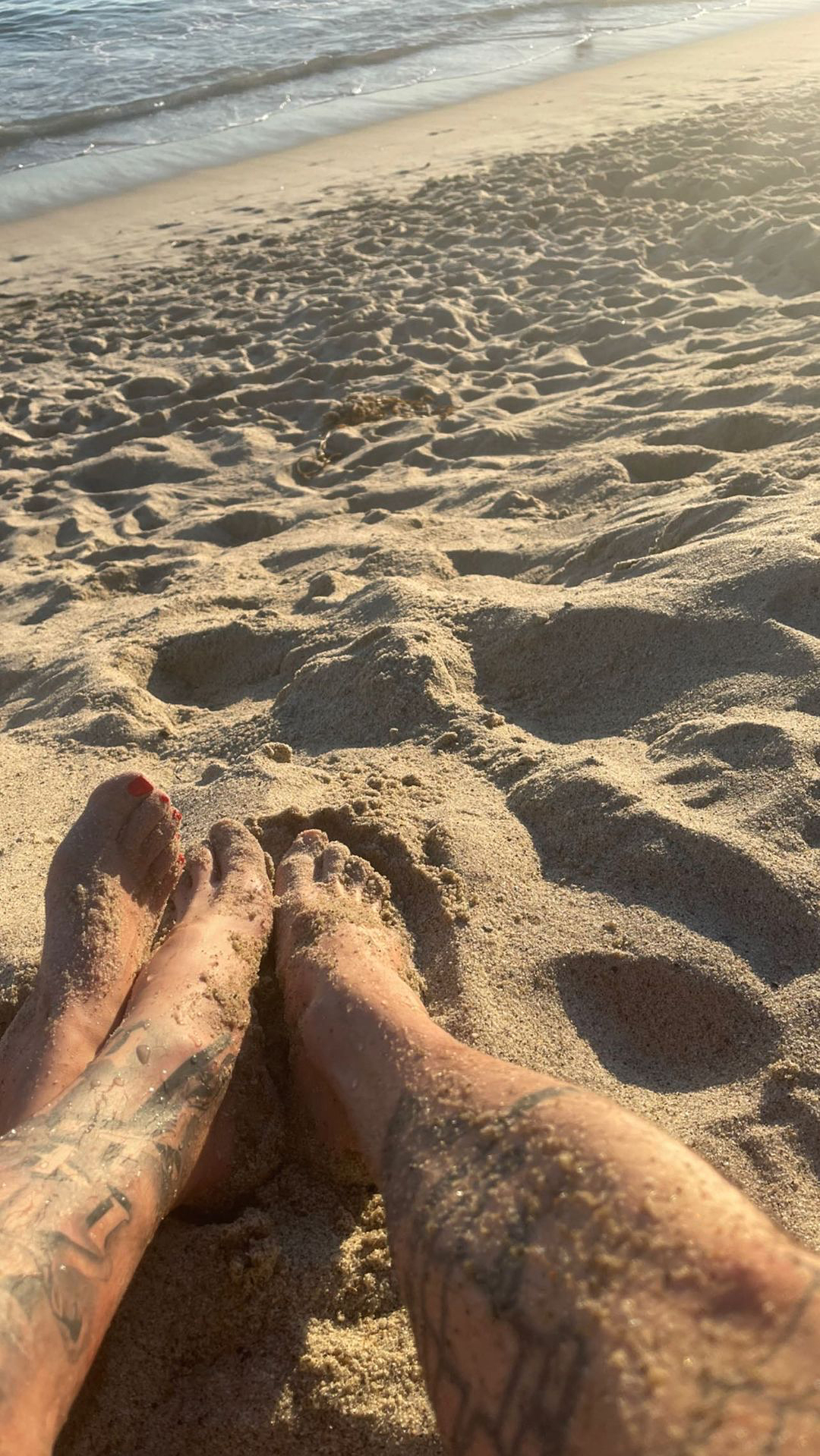 Sexy beach feet 3